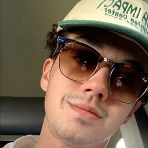 Meet your Posher, Robert